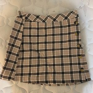 BRAND New! Cute check plaid mini skirt